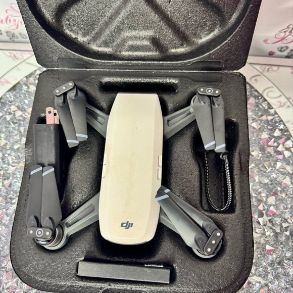 DJI spark drone case charging cable in box - Picture 2 of 14